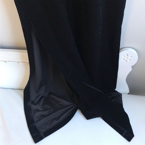 BETSEY & ADAM BLACK FULL LENGTH DRESS GOWN VELVET FAUX FUR SIDE SLIT SLEEVELESS - Picture 8 of 9